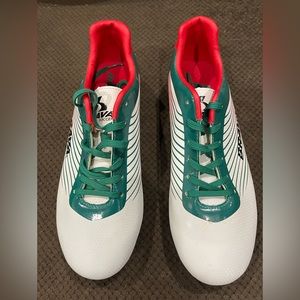 Soccer shoes